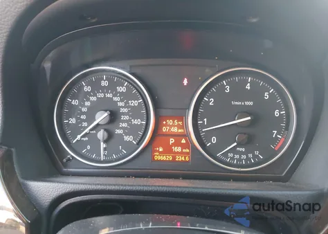 2011 BMW 328I z USA, uszkodzony, nr VIN WBAPH5G51BNM84074